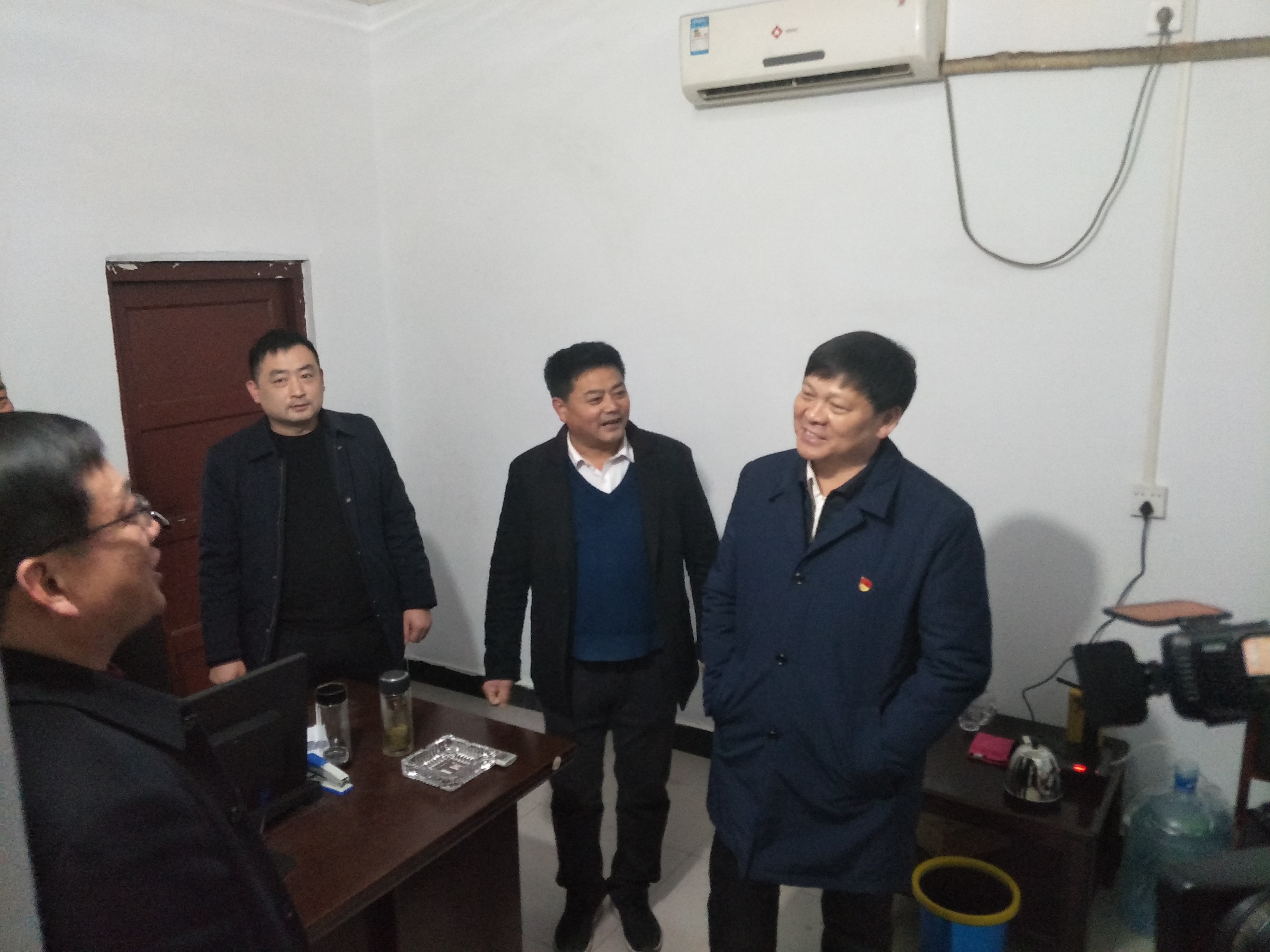 县委书记县长许红兵对厕所革命和巡察工作进行督导