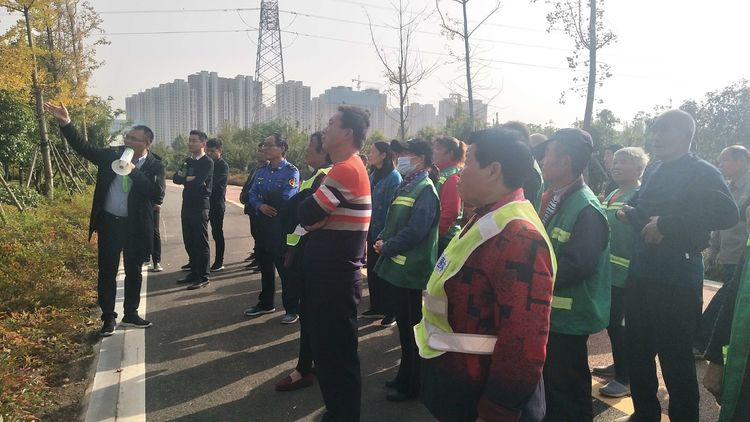 宝丰县园林绿化中心举办园林植物秋冬季养护管理培训