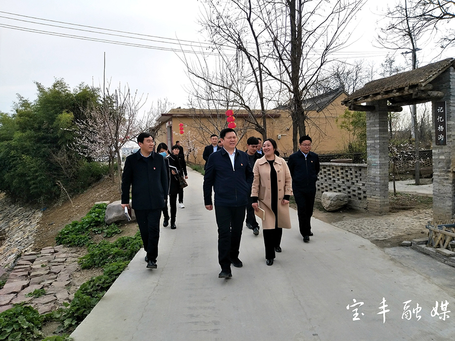 许红兵在龙王沟乡村振兴示范区调研时强调解放思想打破常规闯出一条